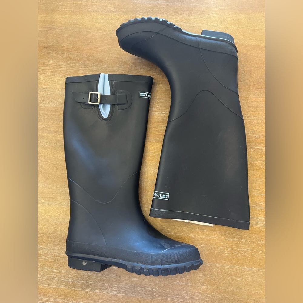 Tretorn Navy Blue Rain Boot with Logo Detail